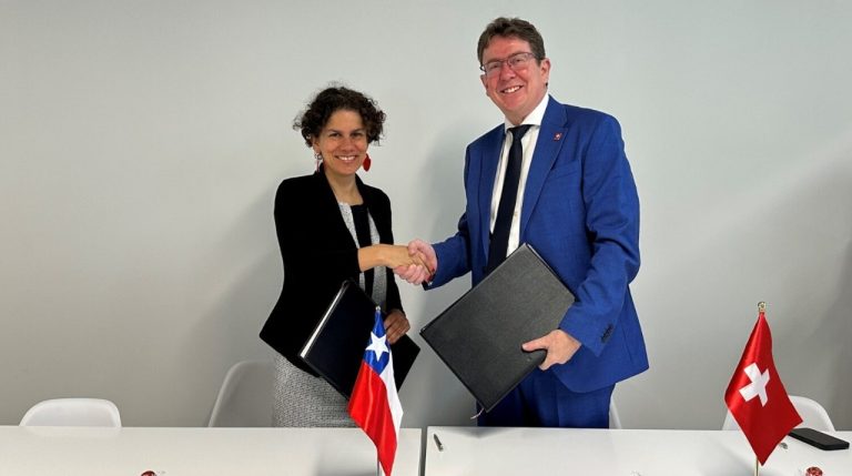 Chile y Suiza firman alianza climática para reducir las emisiones