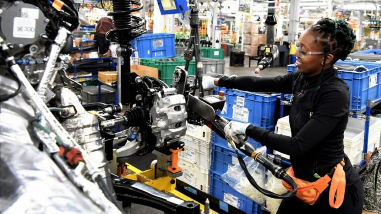 Ford disminuirá sus emisiones de carbono en un 40% en sus fábricas de todo el mundo