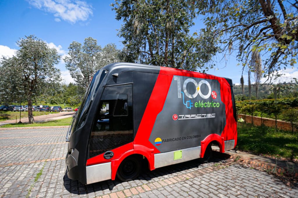 Empresa colombiana crea el primer vehículo eléctrico…