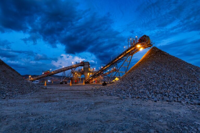 Anglo American avanza en reducción de emisiones con la venta de la mina de carbón Cerrejón en Colombia