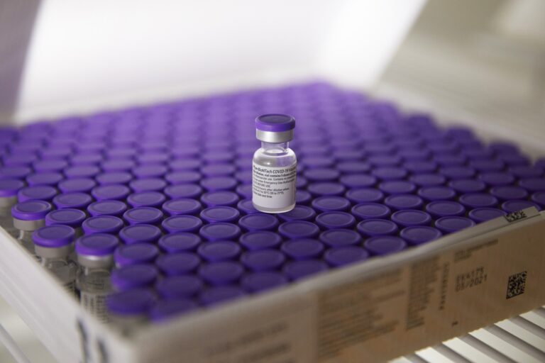 Pfizer emite un bono de sostenibilidad de mil millones de dólares para financiar la vacuna COVID-19