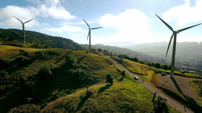 Costa Rica considera expandir su fuente de energía eólica marina