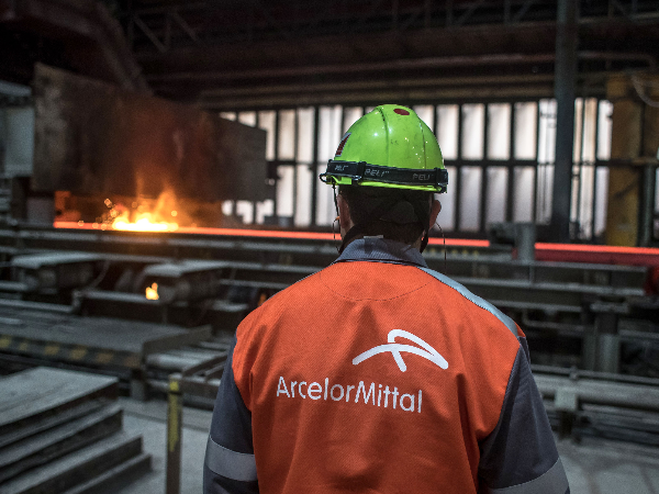 El BEI respalda las actividades de ArcelorMittal para descarbonizar la producción de acero