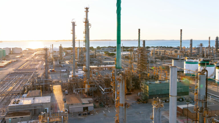 BP estudia convertir refinería en centro de hidrógeno renovable