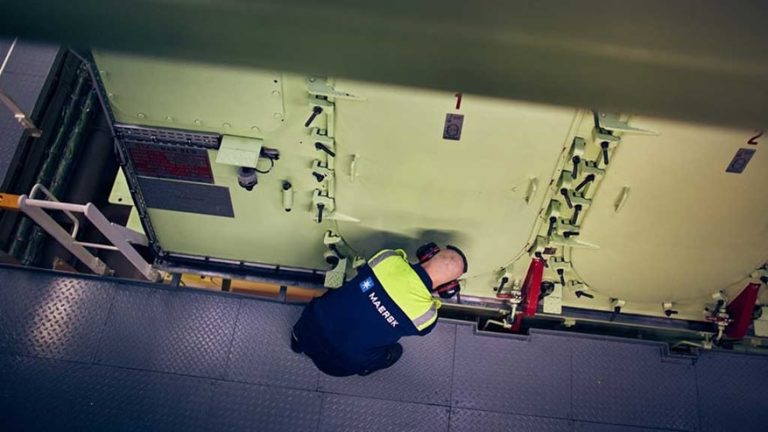 Maersk invierte en empresa holandesa que desarrolla combustibles marinos de lignina verde