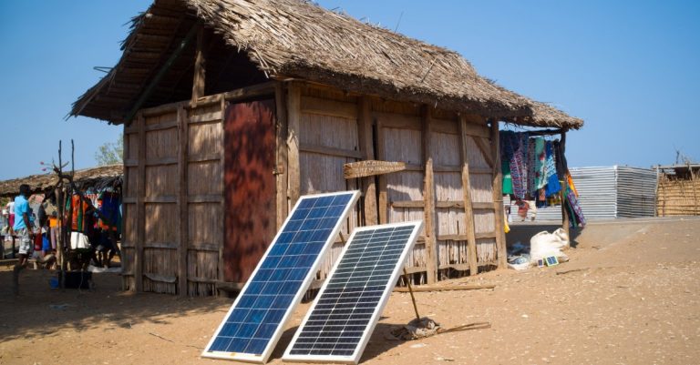 IRENA y la Alianza para la Electrificación Rural acuerdan impulsar las energías renovables fuera de la red