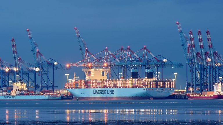 Maersk acelera sus ambiciones climáticas para el transporte marítimo