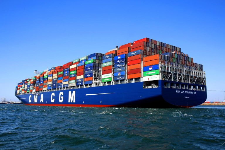 CMA CGM deja de transportar residuos de plástico a bordo de sus buques