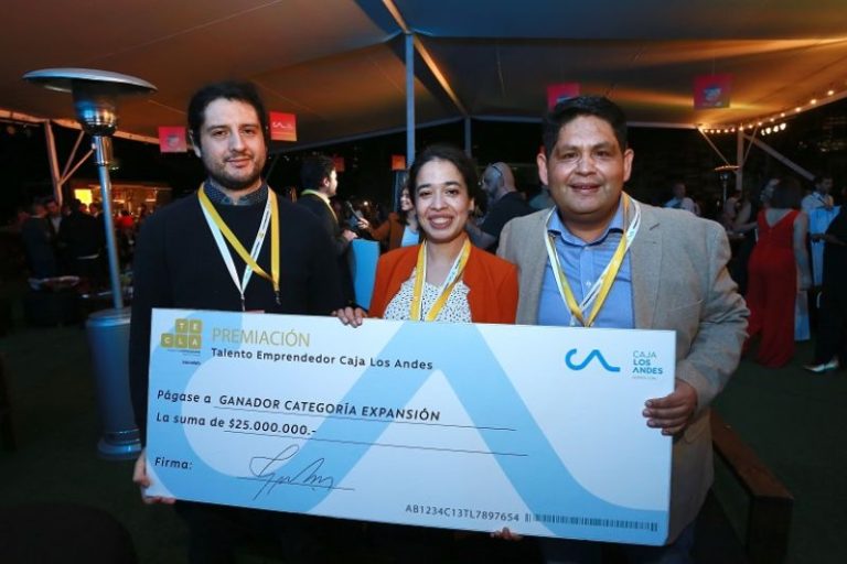 Startup “Beeok” gana importante reconocimiento en Chile por su software sostenible
