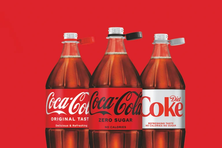 Coca-Cola introduce tapas de botella incorporadas para impulsar el reciclaje
