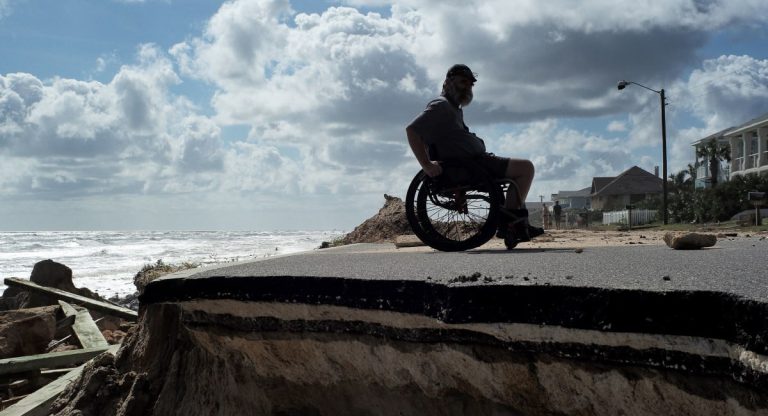 Informe: Los planes climáticos mundiales pasan por alto a las personas con discapacidad