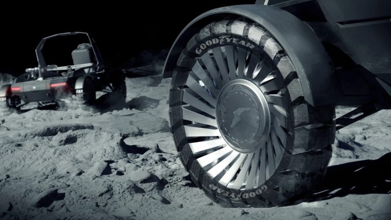 Goodyear diseñará neumáticos sin aire para el futuro vehículo lunar