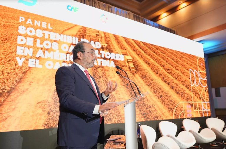 CAF promueve alianzas para impulsar la sostenibilidad y competitividad de caficultores latinoamericanos