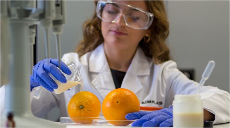 AIMPLAS desarrolla recubrimiento bioactivo para alargar la vida útil de las naranjas