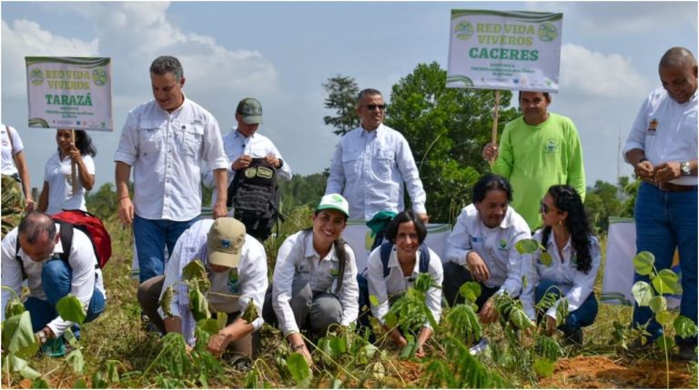 Colombia anuncia fortalecimiento de alianzas para frenar la deforestación y recuperar los ecosistemas de Antioquia
