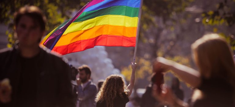 Opinión | Las entidades financieras deben centrarse en las necesidades de los clientes LGBTI, y no solo durante el Mes del Orgullo