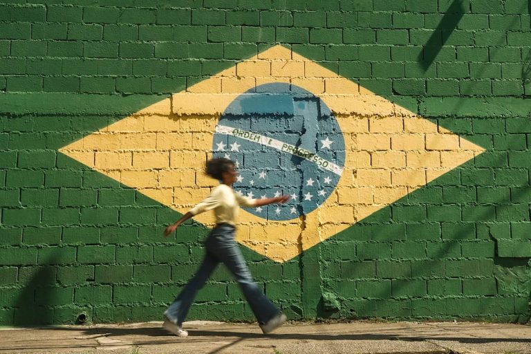 Brasil aspira recaudar 2.000 millones de dólares con su primera venta de bonos sostenibles