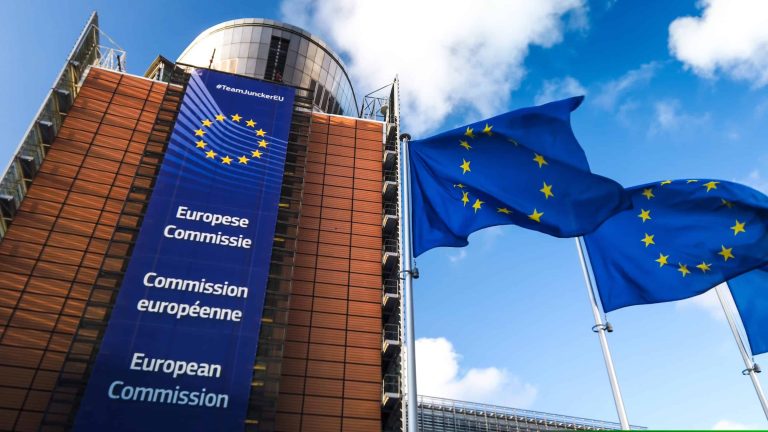 La Comisión Europea retrasará dos años la adopción de normas de información sobre sostenibilidad