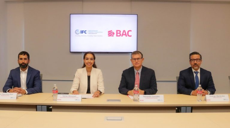 IFC y Banco de América Central pactan acuerdo en pro del financiamiento verde en El Salvador