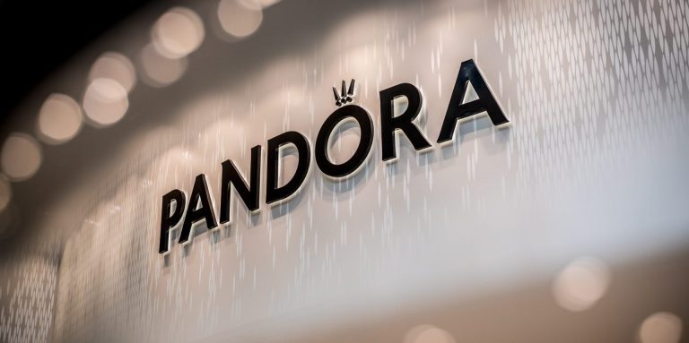 Pandora apuesta por el oro y la plata 100% reciclados para sus joyas