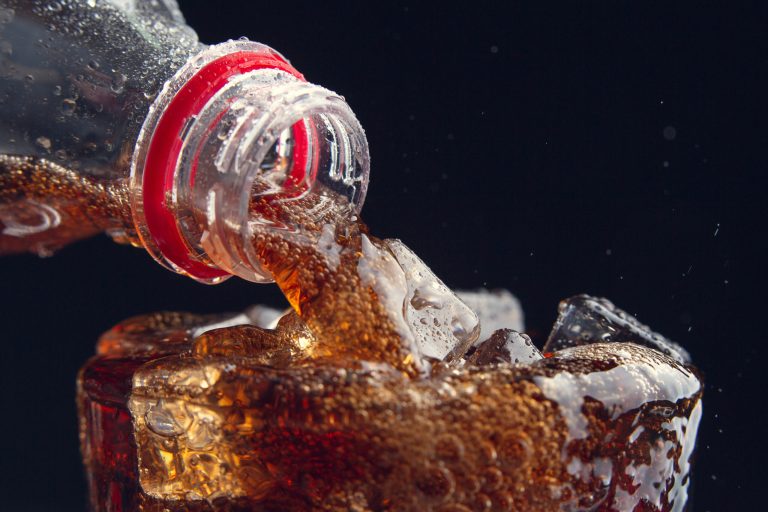 Coca-Cola probará el uso de carbono capturado del aire en sus refrescos