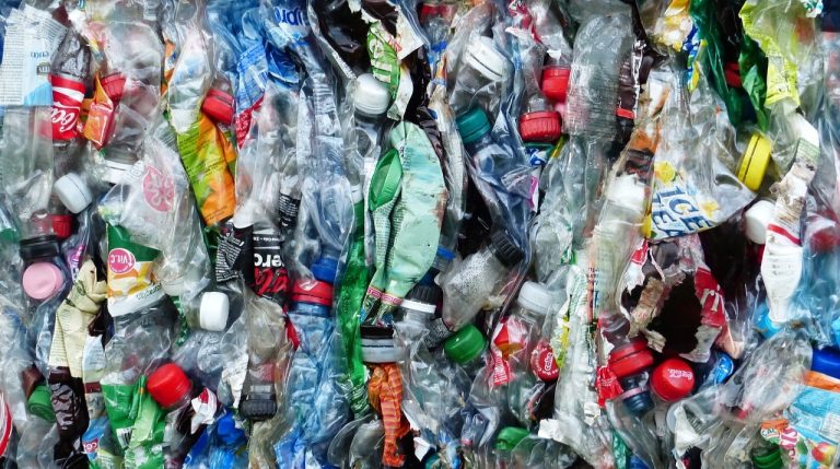 Colombia abre las puertas del diálogo a la industria del plástico