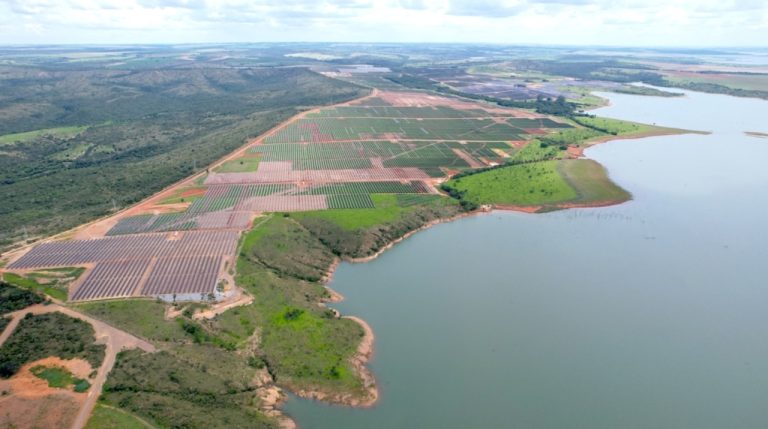 Atlas Renewable Energy inaugura complejo solar que alimentará al sector del aluminio en Brasil